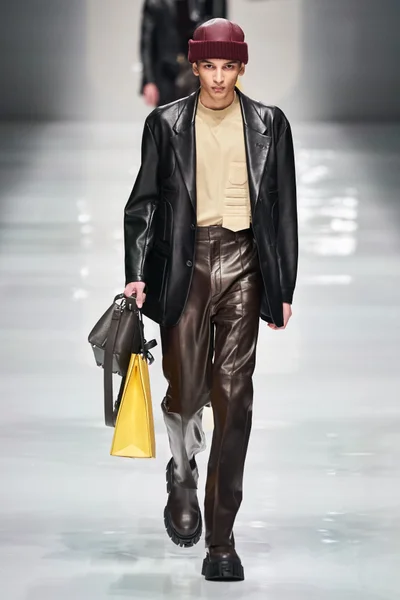 Look 1
